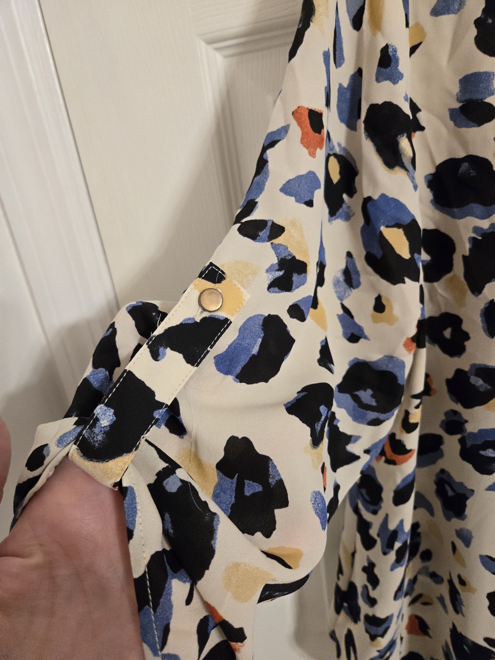 Cato Women’s Cream Animal Print Blouse with Blue & Black Spots Size 14/16W - Picture 3 of 7